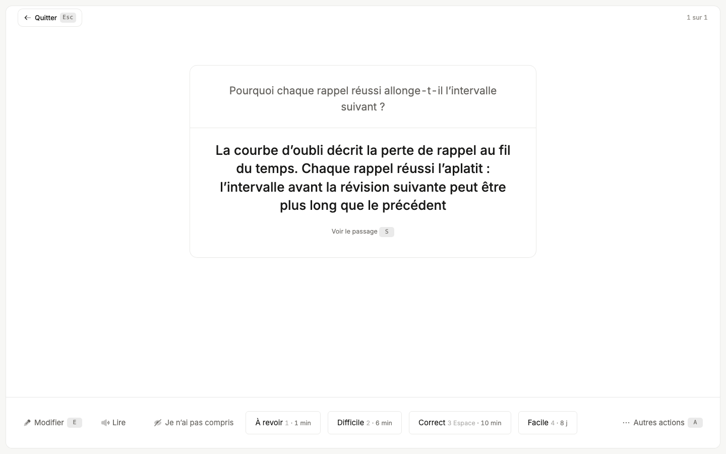 Une carte en révision, avec quatre boutons (À revoir, Difficile, Correct, Facile), chacun affichant la date qu’il écrirait.
